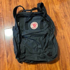 fjallraven kanken black backpack